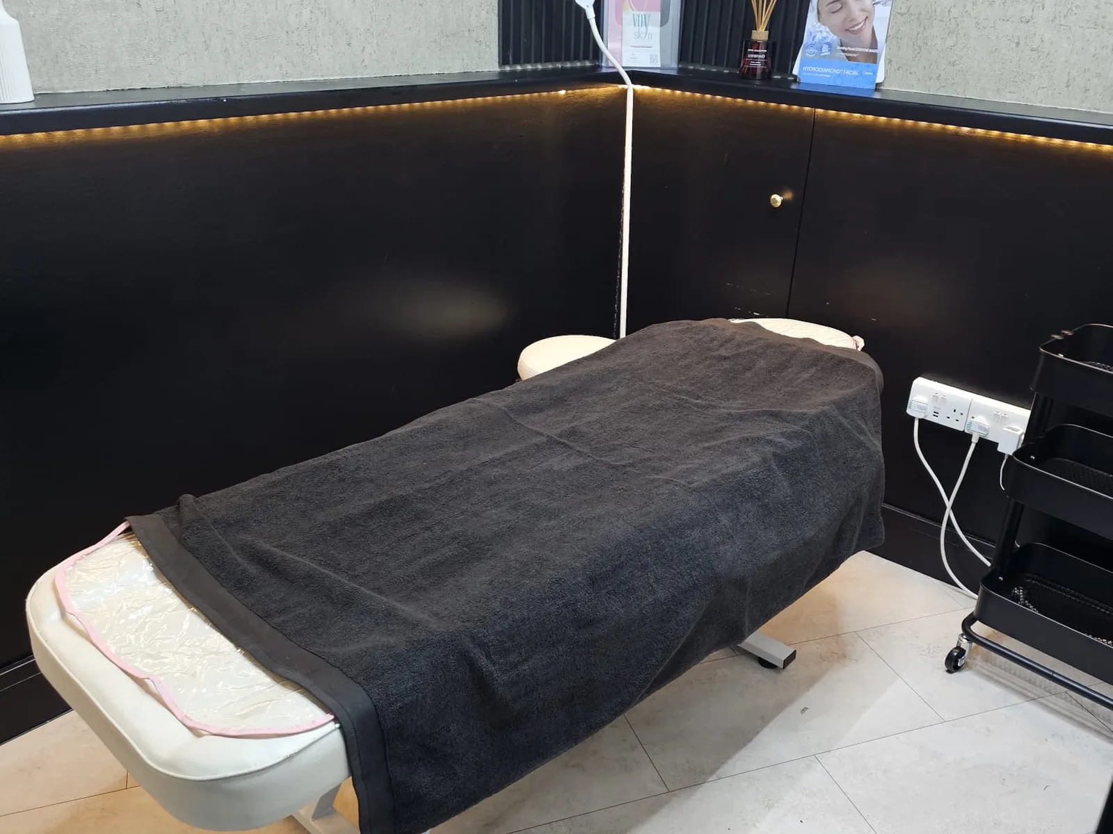 The treatment couch, made up and ready at Wumi Body & Face Studio, Copperfields Walk, Dartford
