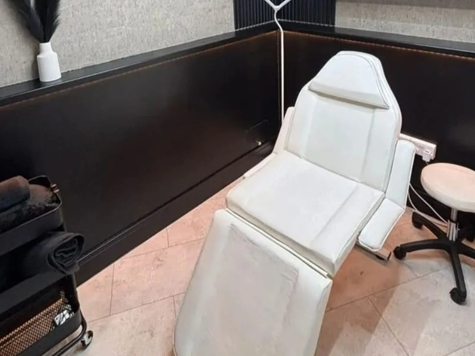 The face treatment chair at Wumi Body & Face Studio, Copperfields Walk, Dartford
